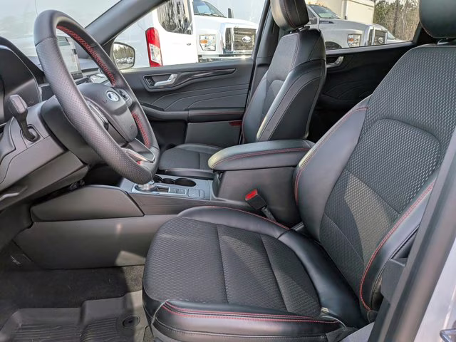 2025 Silver Metallic Ford Escape ST-Line FWD SUV