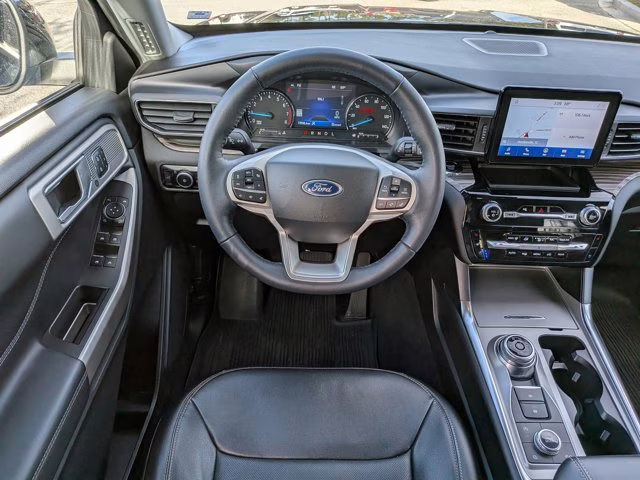 2023 Green Metallic Ford Explorer Limited 4X4 SUV