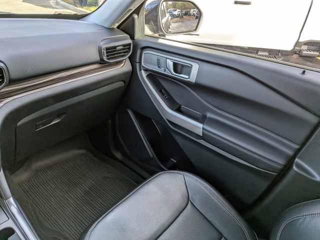 2023 Green Metallic Ford Explorer Limited 4X4 SUV