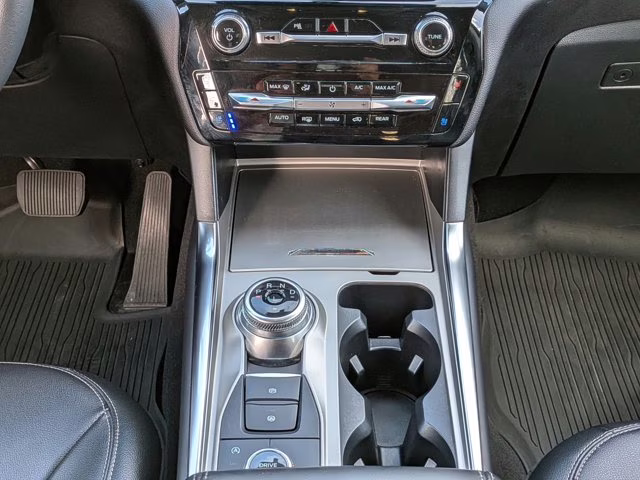 2023 Green Metallic Ford Explorer Limited 4X4 SUV