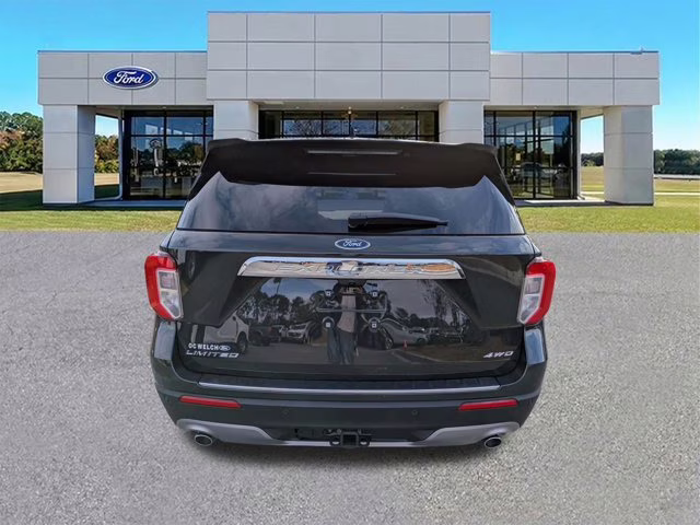 2023 Green Metallic Ford Explorer Limited 4X4 SUV