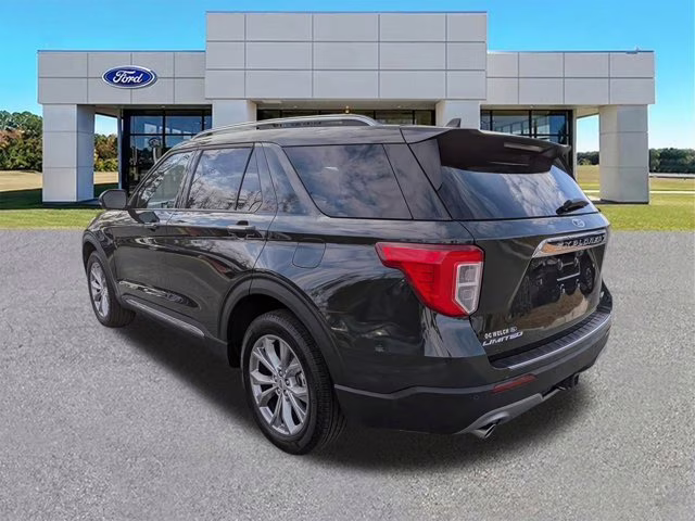 2023 Green Metallic Ford Explorer Limited 4X4 SUV