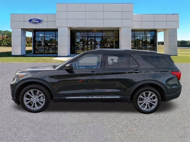2023 Green Metallic Ford Explorer Limited 4X4 SUV