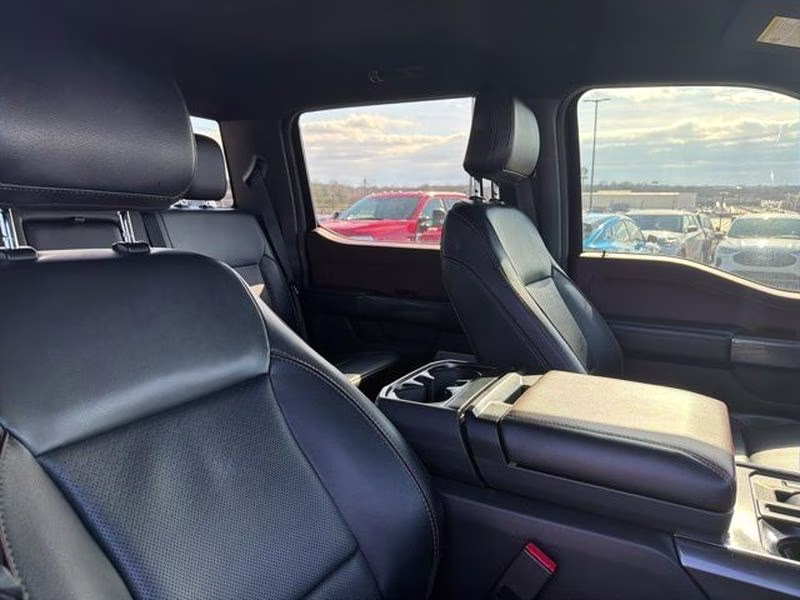 2023 Agate Black Metallic Ford F-150 LARIAT 4X4 Truck