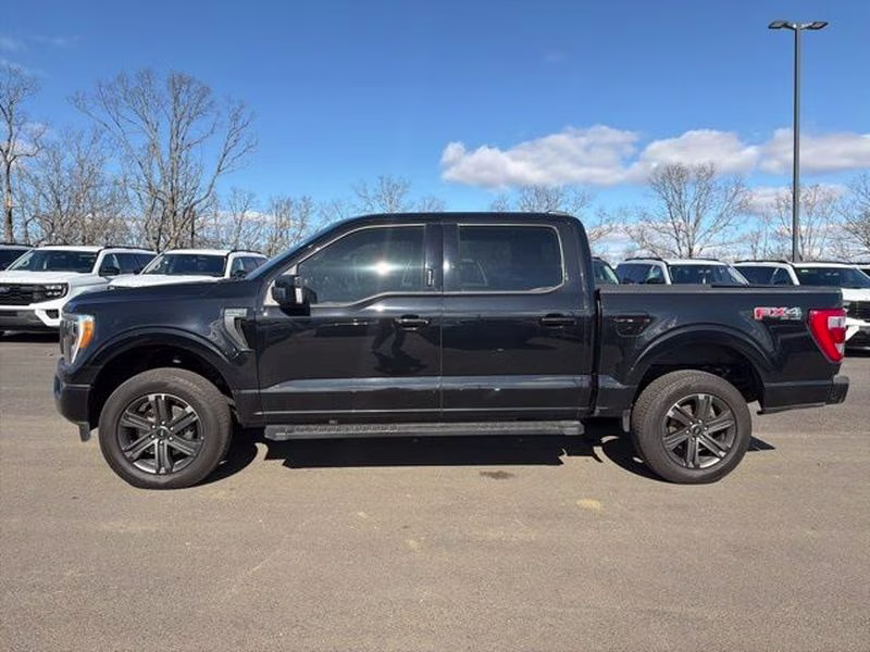 2023 Agate Black Metallic Ford F-150 LARIAT 4X4 Truck