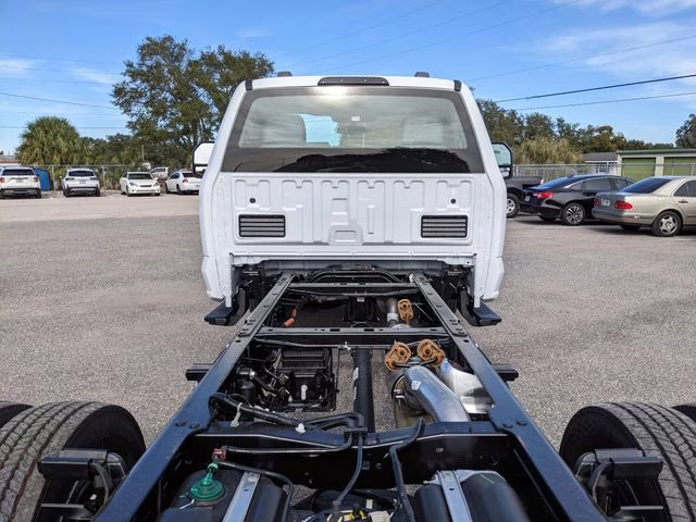 2026 Oxford White Ford Super Duty F-550 DRW XL 4X4 Chassis