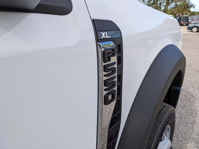 2026 Oxford White Ford Super Duty F-550 DRW XL 4X4 Chassis