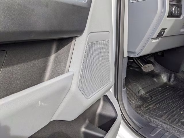 2026 Oxford White Ford Super Duty F-550 DRW XL 4X4 Chassis