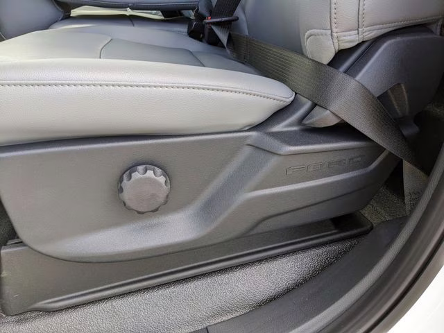 2026 Oxford White Ford Super Duty F-550 DRW XL 4X4 Chassis