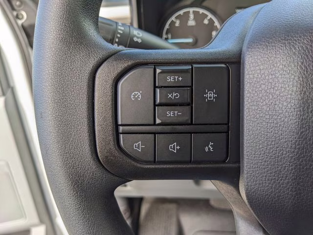 2026 Oxford White Ford Super Duty F-550 DRW XL 4X4 Chassis