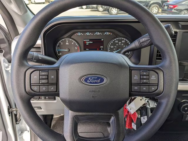 2026 Oxford White Ford Super Duty F-550 DRW XL 4X4 Chassis