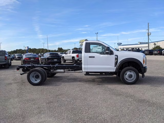 2026 Oxford White Ford Super Duty F-550 DRW XL 4X4 Chassis