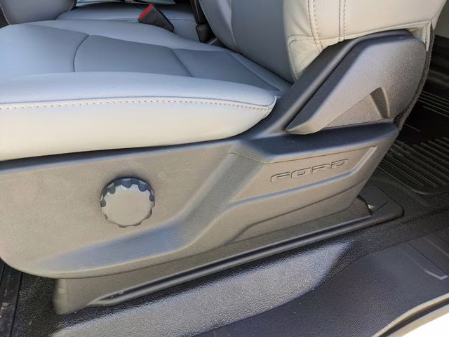 2026 Oxford White Ford Super Duty F-350 SRW XL 4X4 Truck