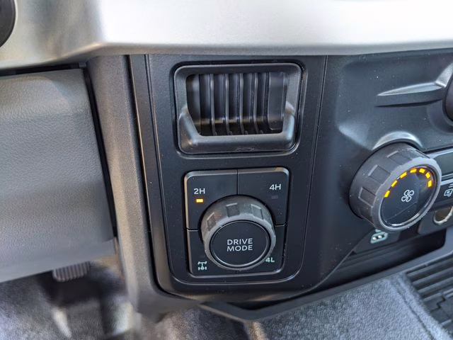 2026 Oxford White Ford Super Duty F-350 SRW XL 4X4 Truck