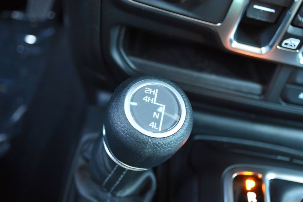 2026 Anvil Clearcoat Jeep Gladiator Sport S 4X4 Truck