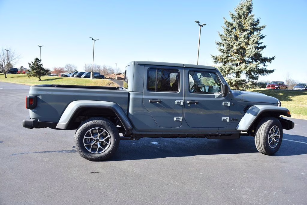 2026 Anvil Clearcoat Jeep Gladiator Sport S 4X4 Truck