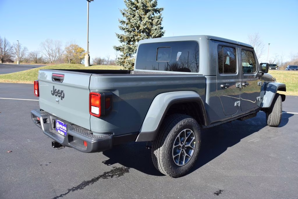 2026 Anvil Clearcoat Jeep Gladiator Sport S 4X4 Truck