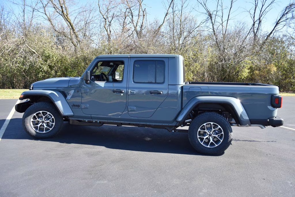 2026 Anvil Clearcoat Jeep Gladiator Sport S 4X4 Truck