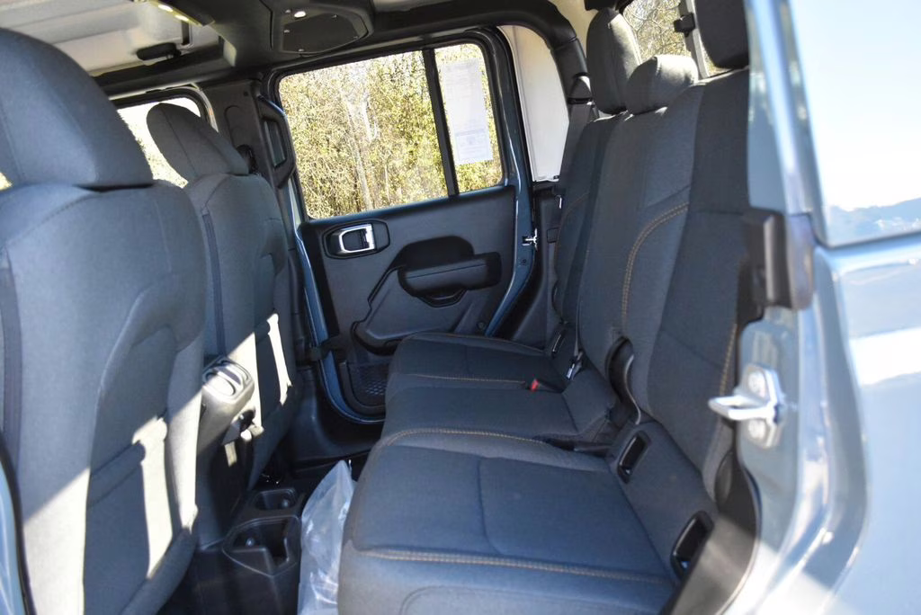 2026 Anvil Clearcoat Jeep Gladiator Sport S 4X4 Truck