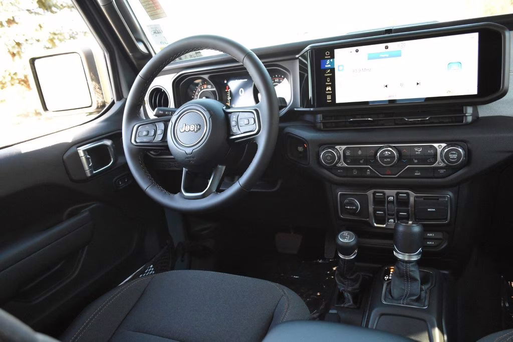 2026 Anvil Clearcoat Jeep Gladiator Sport S 4X4 Truck