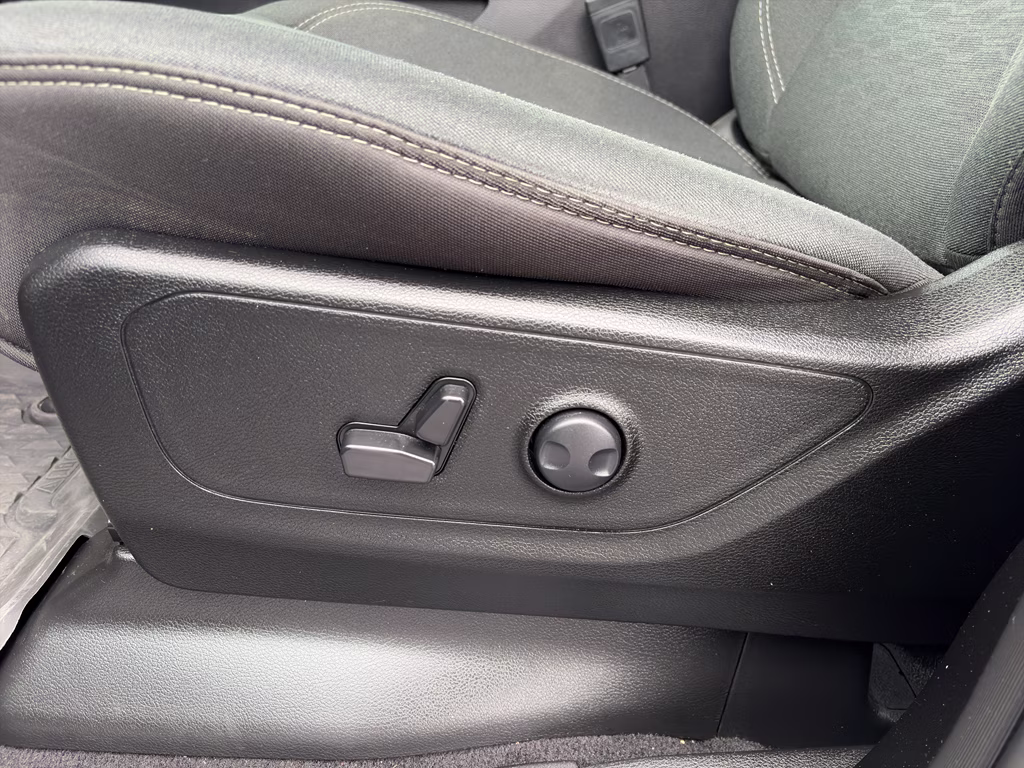 2025 Billet Silver Metallic Clearcoat Ram 1500 Big Horn 4X4 Truck