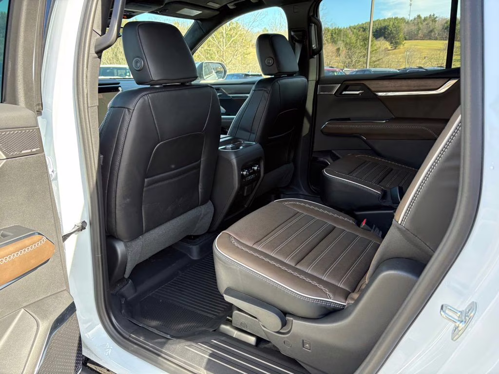 2026 Glacier White Tricoat GMC Acadia Denali Ultimate FWD SUV