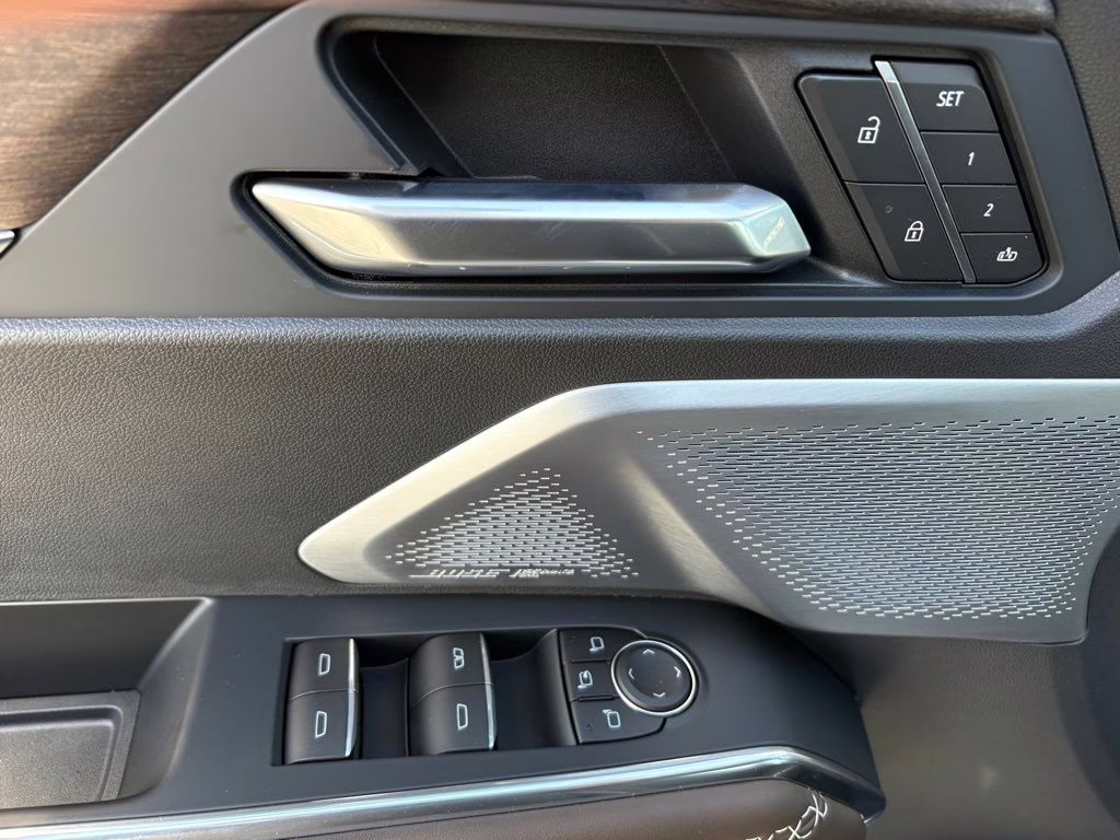 2026 Glacier White Tricoat GMC Acadia Denali Ultimate FWD SUV