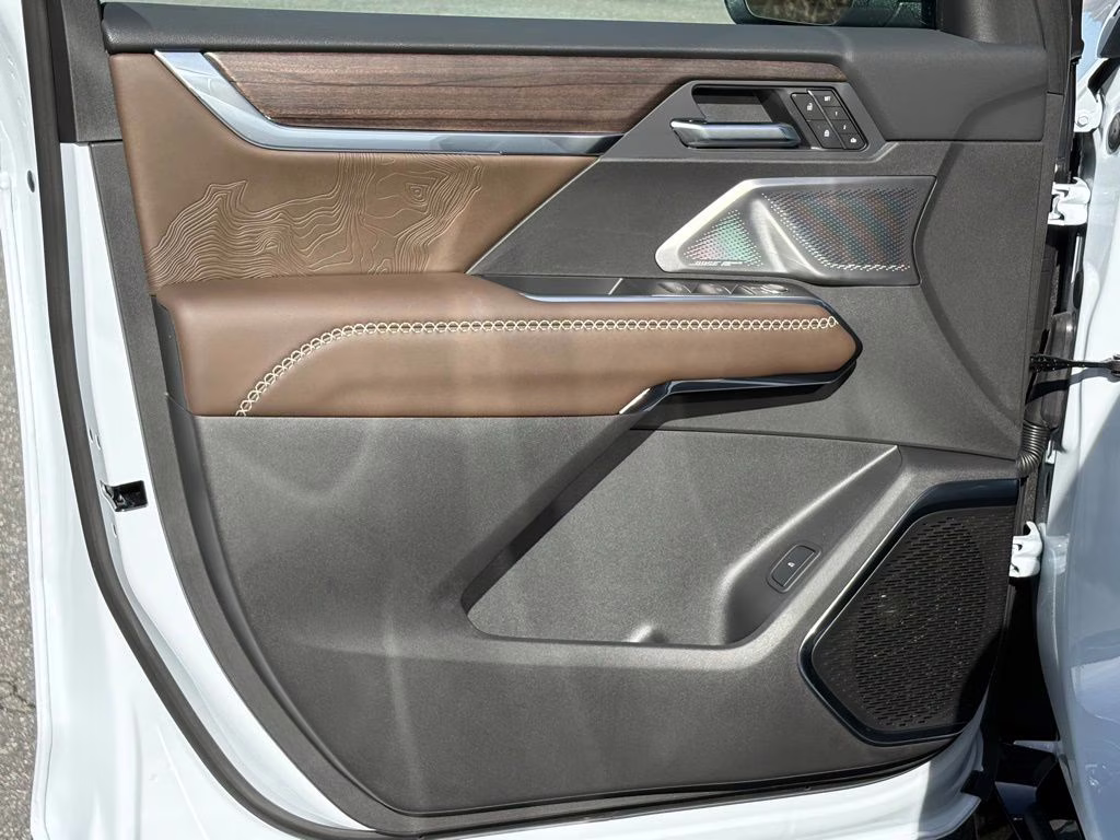 2026 Glacier White Tricoat GMC Acadia Denali Ultimate FWD SUV