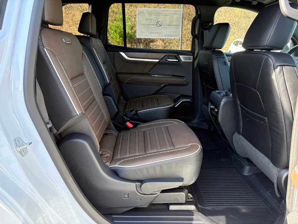 2026 Glacier White Tricoat GMC Acadia Denali Ultimate FWD SUV