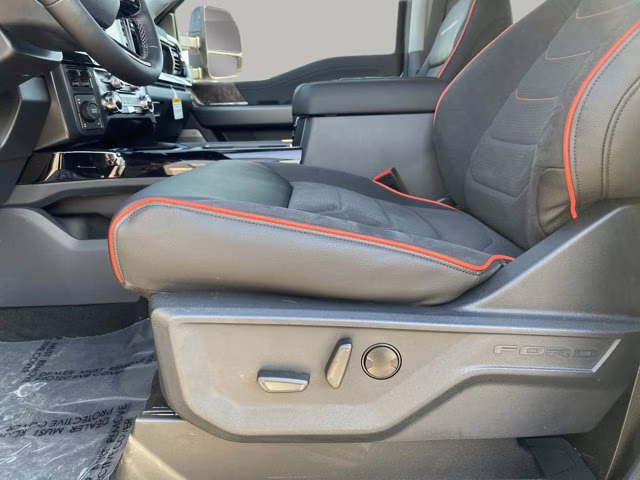 2026 Agate Black Metallic Ford Super Duty F-250 SRW LARIAT 4X4 Truck