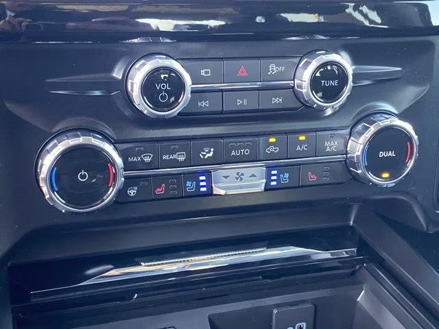 2026 Agate Black Metallic Ford Super Duty F-250 SRW LARIAT 4X4 Truck