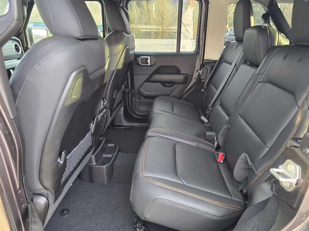 2026 Granite Crystal Metallic Clearcoat Jeep Wrangler Sahara 4X4 SUV