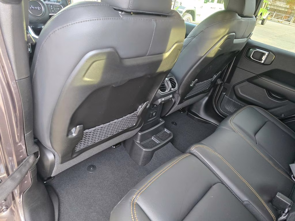 2026 Granite Crystal Metallic Clearcoat Jeep Wrangler Sahara 4X4 SUV