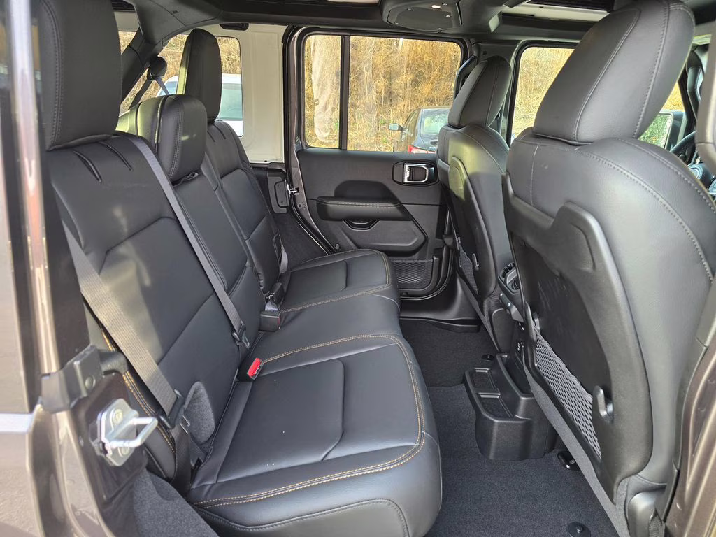 2026 Granite Crystal Metallic Clearcoat Jeep Wrangler Sahara 4X4 SUV