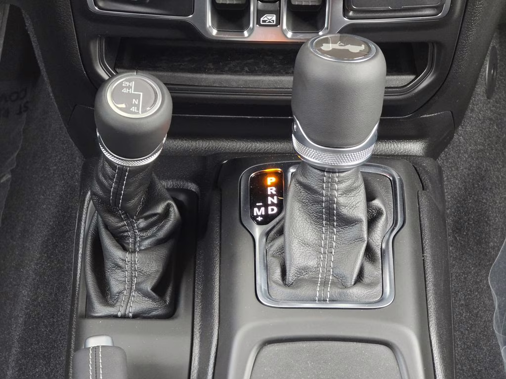 2026 Granite Crystal Metallic Clearcoat Jeep Wrangler Sahara 4X4 SUV