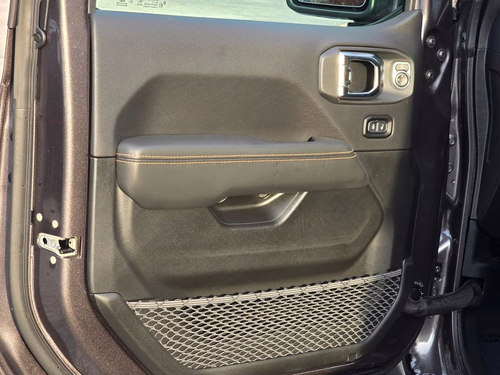 2026 Granite Crystal Metallic Clearcoat Jeep Wrangler Sahara 4X4 SUV