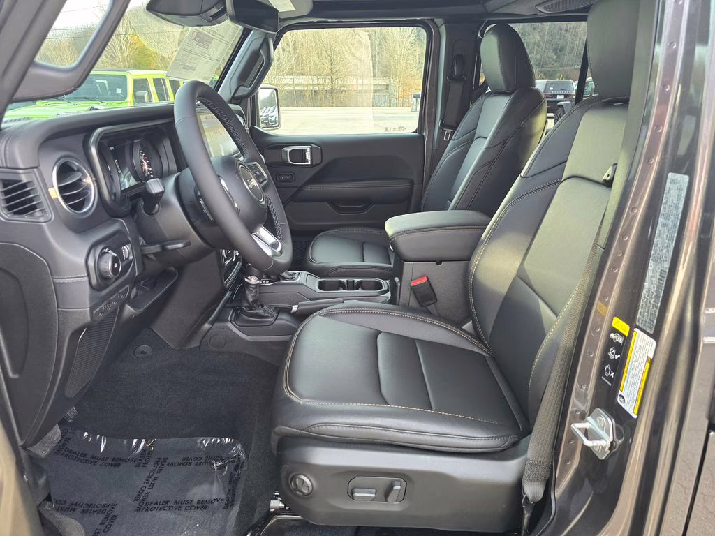 2026 Granite Crystal Metallic Clearcoat Jeep Wrangler Sahara 4X4 SUV