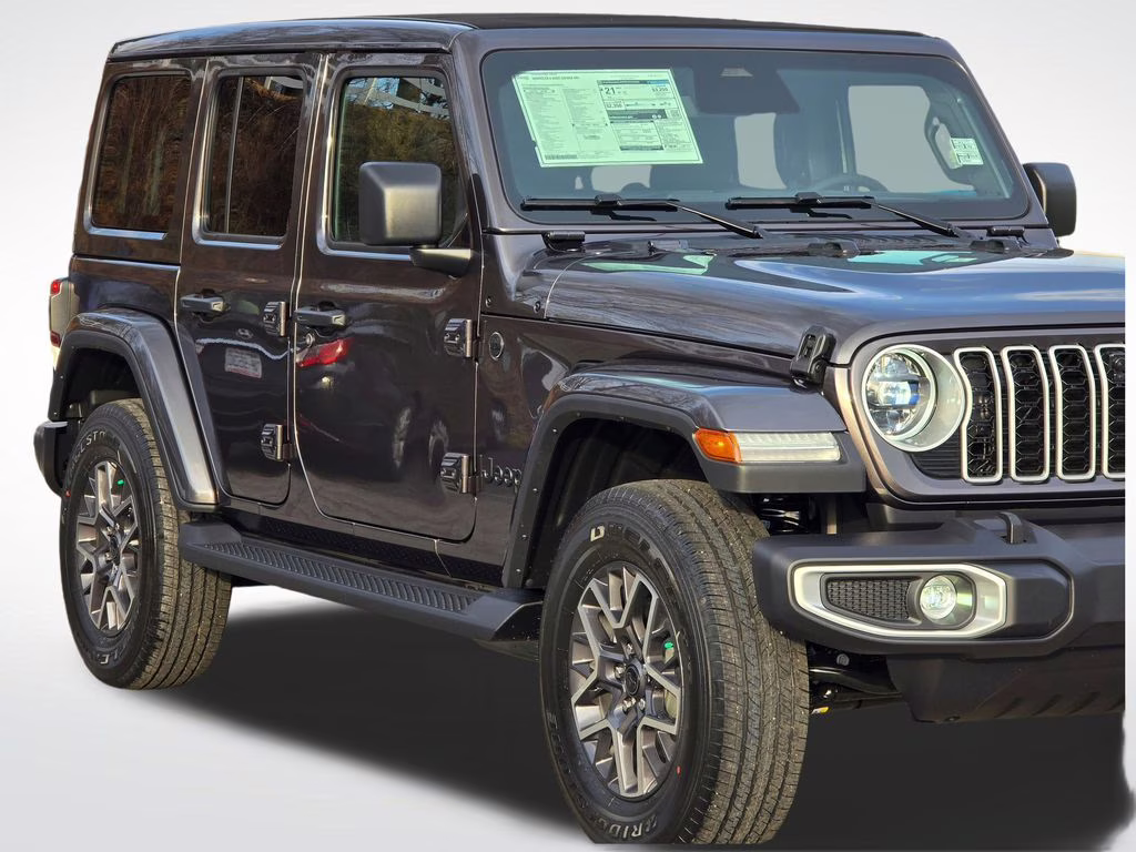 2026 Granite Crystal Metallic Clearcoat Jeep Wrangler Sahara 4X4 SUV