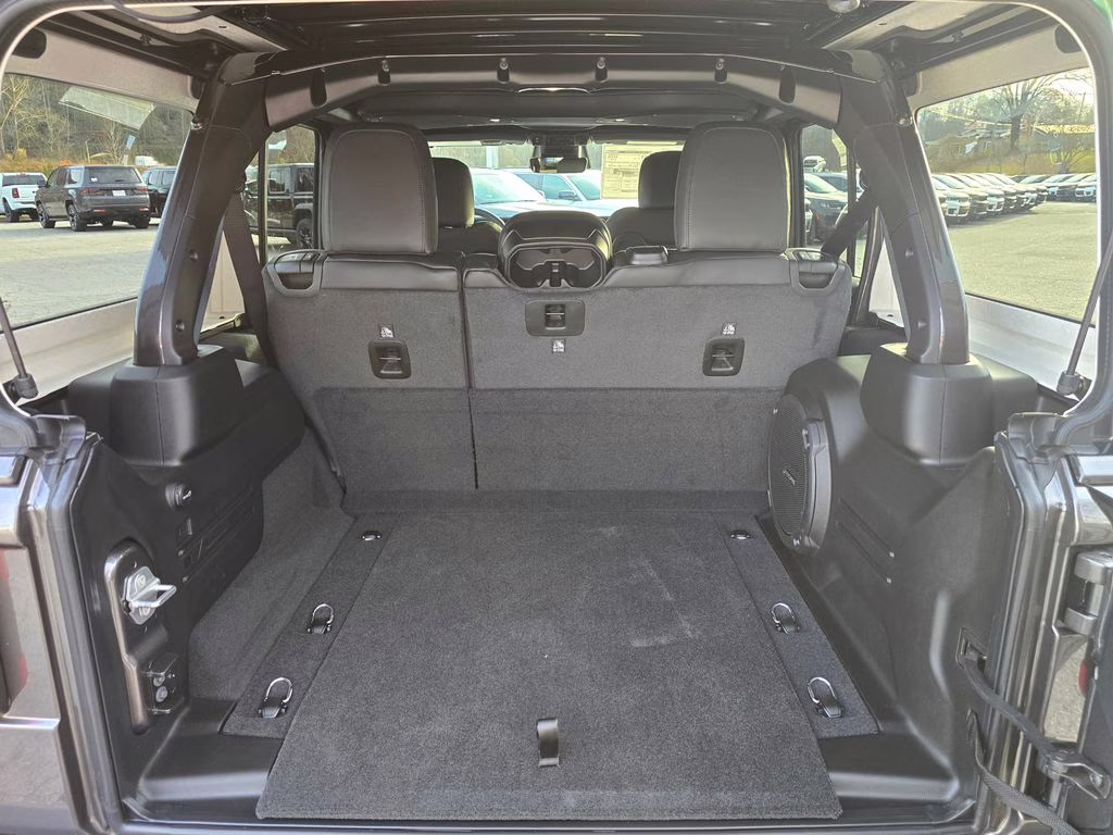 2026 Granite Crystal Metallic Clearcoat Jeep Wrangler Sahara 4X4 SUV