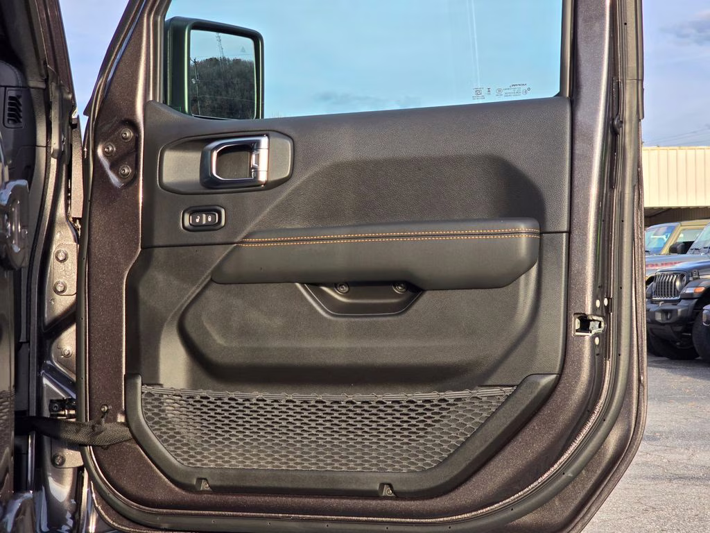 2026 Granite Crystal Metallic Clearcoat Jeep Wrangler Sahara 4X4 SUV