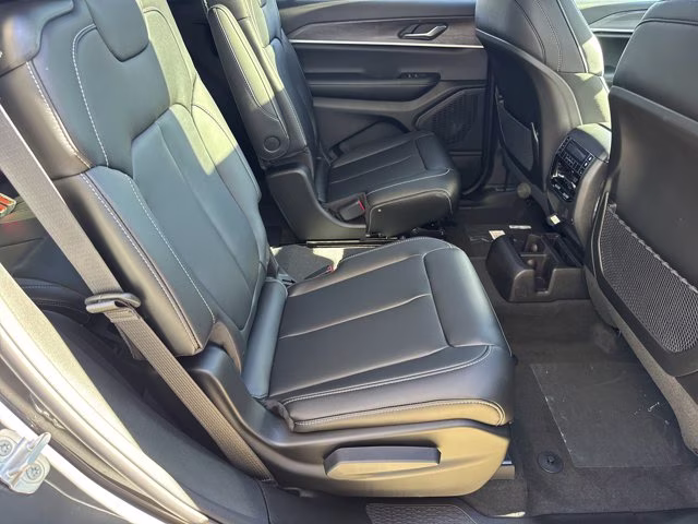 2025 Baltic Gray Metallic Clearcoat Jeep Grand Cherokee L Limited 4X4 SUV