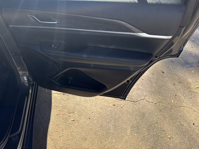 2025 Baltic Gray Metallic Clearcoat Jeep Grand Cherokee L Limited 4X4 SUV