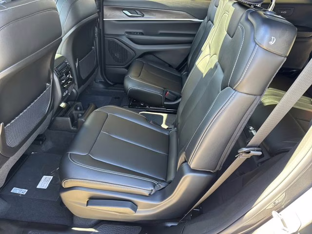 2025 Baltic Gray Metallic Clearcoat Jeep Grand Cherokee L Limited 4X4 SUV