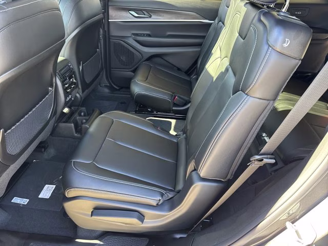 2025 Baltic Gray Metallic Clearcoat Jeep Grand Cherokee L Limited 4X4 SUV