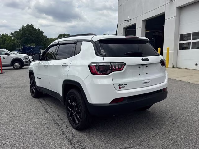 2026 Bright White Clearcoat Jeep Compass Latitude Altitude 4X4 SUV