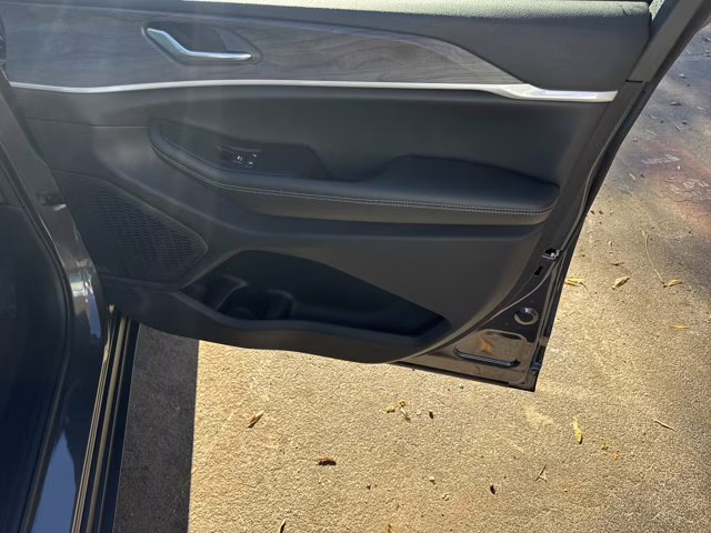 2025 Baltic Gray Metallic Clearcoat Jeep Grand Cherokee L Limited 4X4 SUV