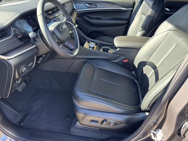 2025 Baltic Gray Metallic Clearcoat Jeep Grand Cherokee L Limited 4X4 SUV