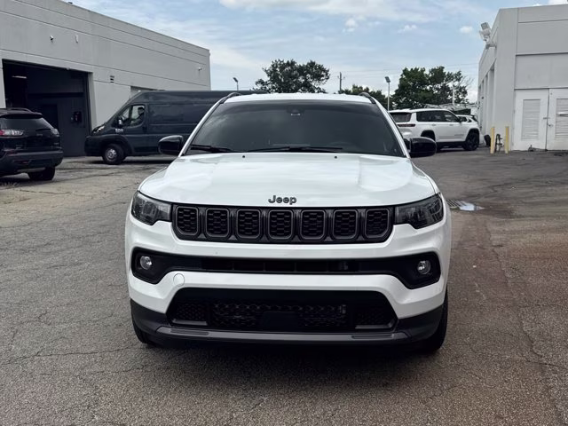 2026 Bright White Clearcoat Jeep Compass Latitude Altitude 4X4 SUV