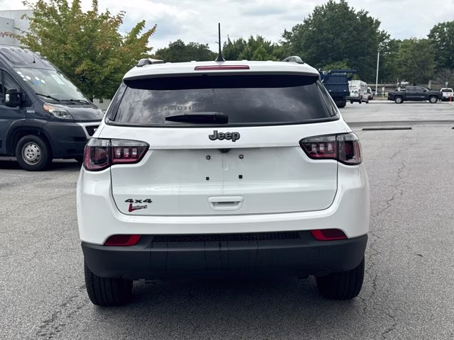 2026 Bright White Clearcoat Jeep Compass Latitude Altitude 4X4 SUV