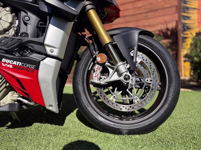 2025 BLACK Ducati Streetfighter V4 SP2